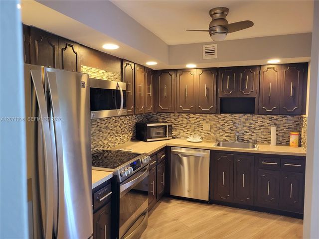 3090 N Course Drive 405, Pompano Beach, FL 33069