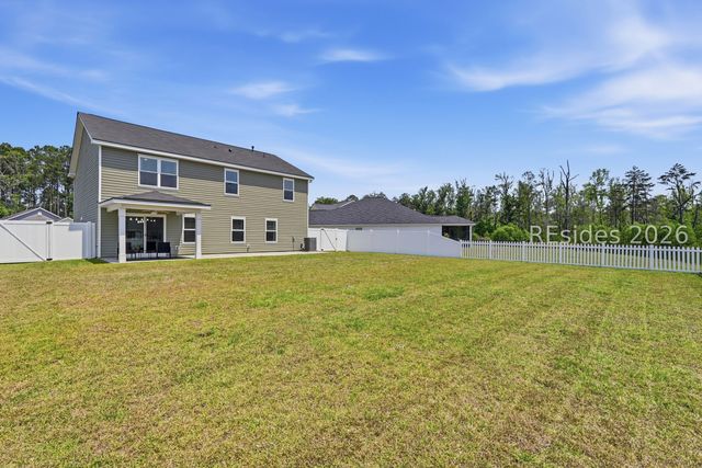 2 Westlake Dr, Bluffton, SC 29910