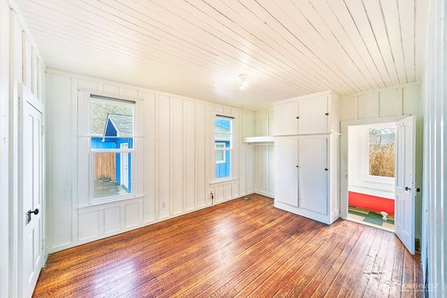 4302 L Place, Seaview, WA 98644