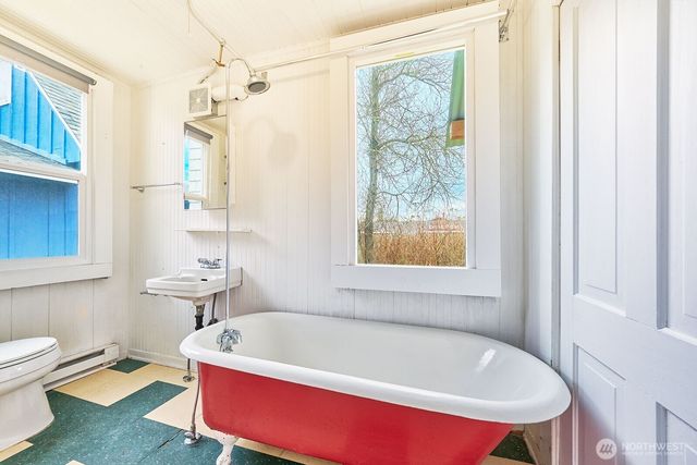 4302 L Place, Seaview, WA 98644