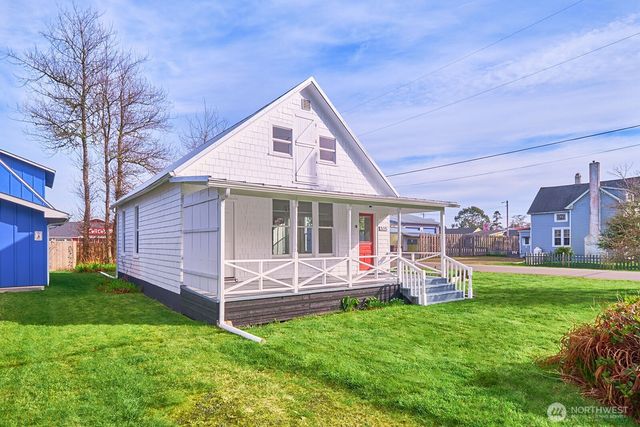 4302 L Place, Seaview, WA 98644