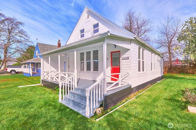 4302 L Place, Seaview, WA 98644