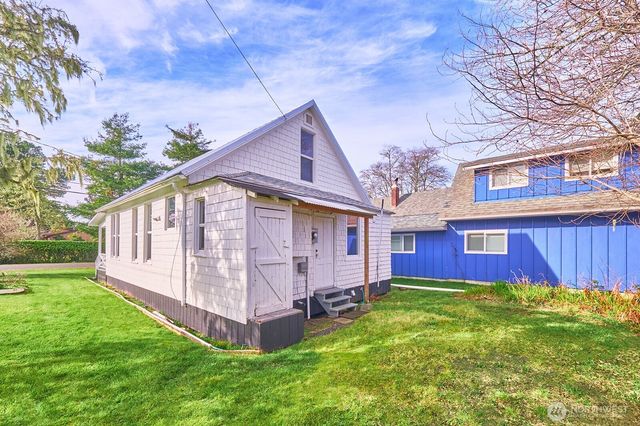 4302 L Place, Seaview, WA 98644