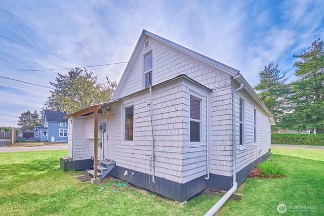 4302 L Place, Seaview, WA 98644