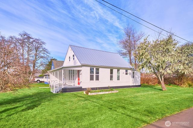 4302 L Place, Seaview, WA 98644