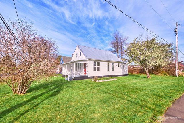 4302 L Place, Seaview, WA 98644