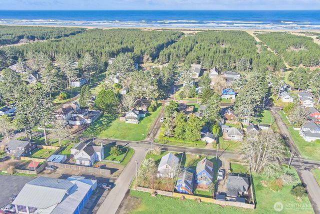 4302 L Place, Seaview, WA 98644