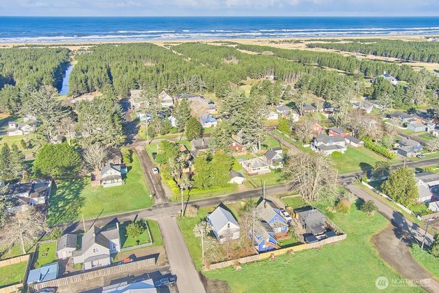 4302 L Place, Seaview, WA 98644