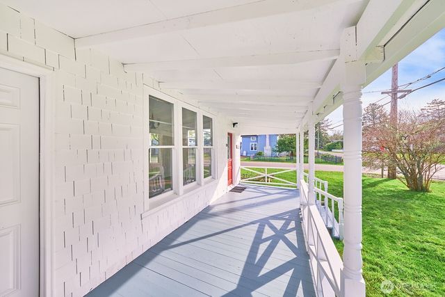 4302 L Place, Seaview, WA 98644