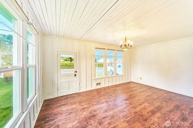 4302 L Place, Seaview, WA 98644