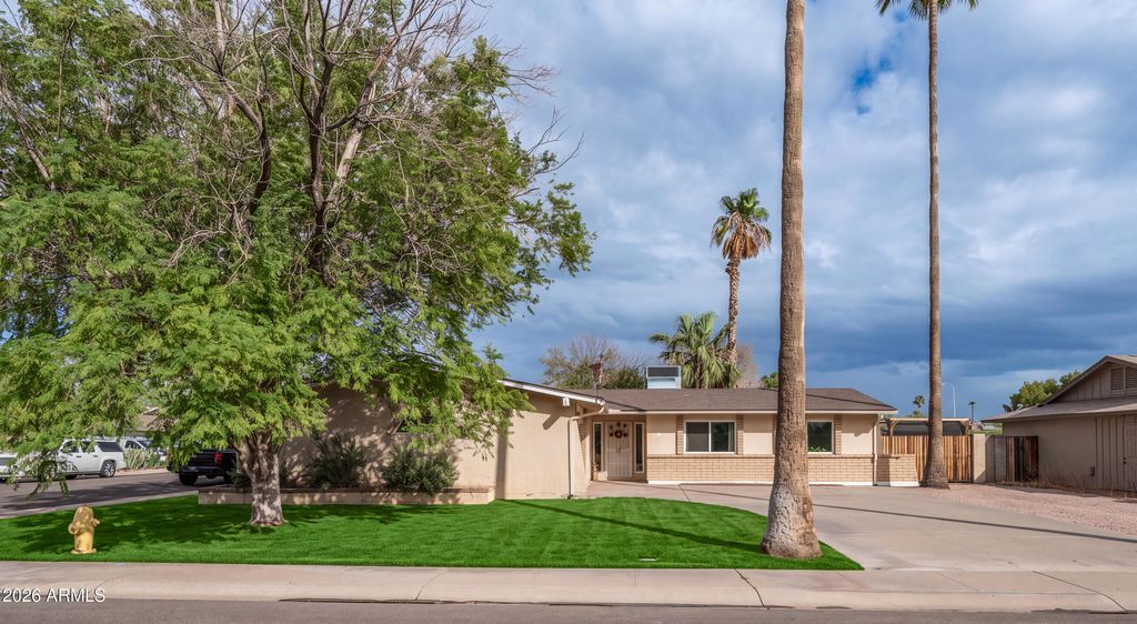 5805 S HAZELTON Lane, Tempe, AZ 85283 — exterior