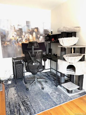 1 terrace Circle 3H, Great Neck, NY 11021