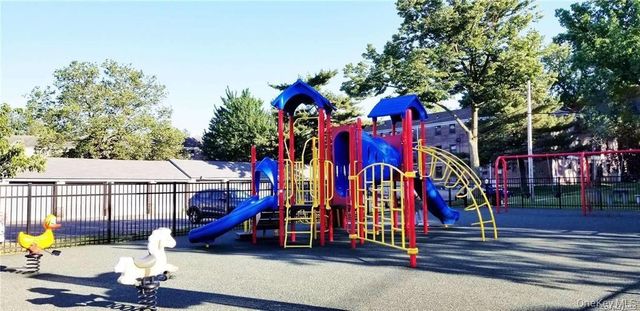 1 terrace Circle 3H, Great Neck, NY 11021