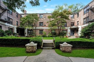 1 terrace Circle 3H, Great Neck, NY 11021