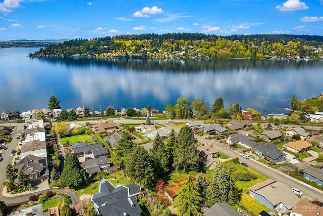3737 Park Avenue N, Renton, WA 98056