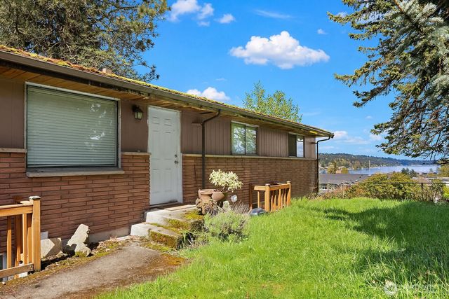 3737 Park Avenue N, Renton, WA 98056
