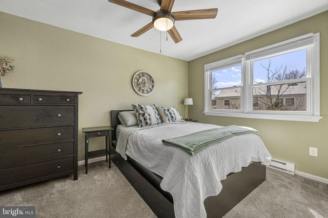 7 HARVEST DR, Thorndale, PA 19372