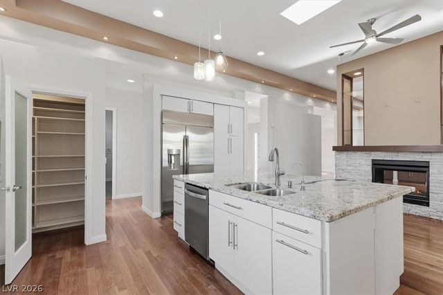 928 Santa Helena Avenue, Henderson, NV 89002