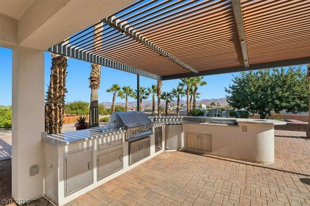 928 Santa Helena Avenue, Henderson, NV 89002