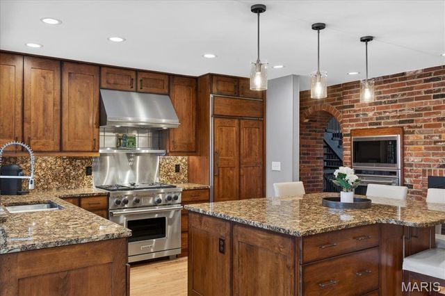 1645 Trotting Trail Road, Clarkson Valley, MO 63005