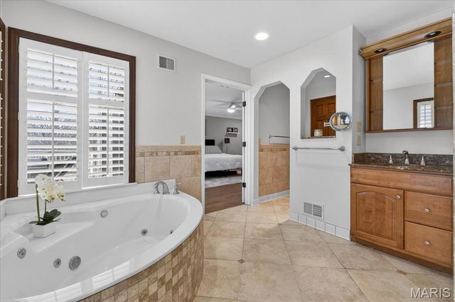 1645 Trotting Trail Road, Clarkson Valley, MO 63005