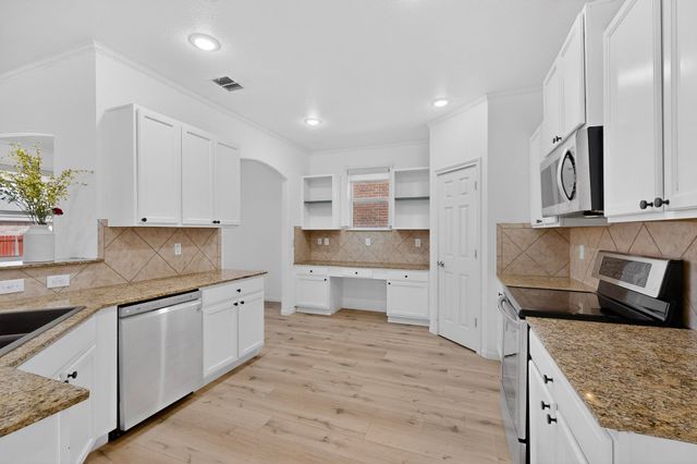 5512 Grenada Drive, Fort Worth, TX 76119