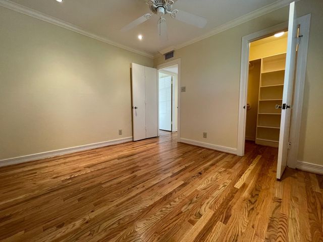 1750 Wroxton Court, Houston, TX 77005