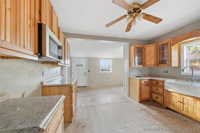 310 S Hickory Street, Nowata, OK 74048