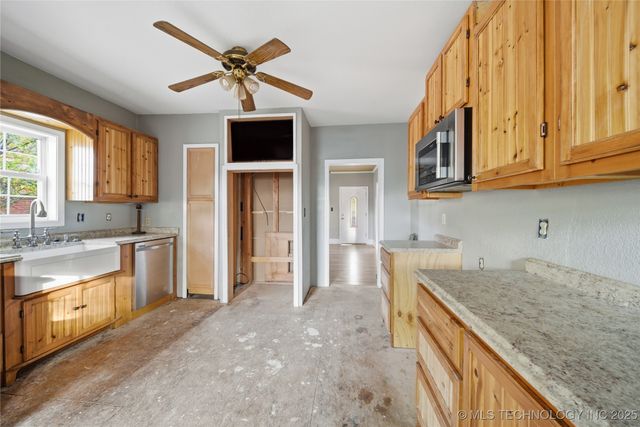 310 S Hickory Street, Nowata, OK 74048