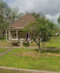 310 S Hickory Street, Nowata, OK 74048