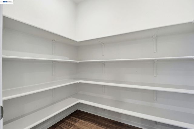 102 Fanuncio Ln, Hayward, CA 94544