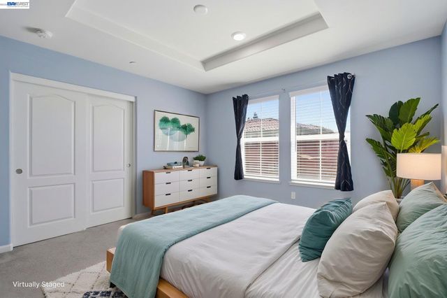 102 Fanuncio Ln, Hayward, CA 94544