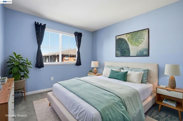 102 Fanuncio Ln, Hayward, CA 94544