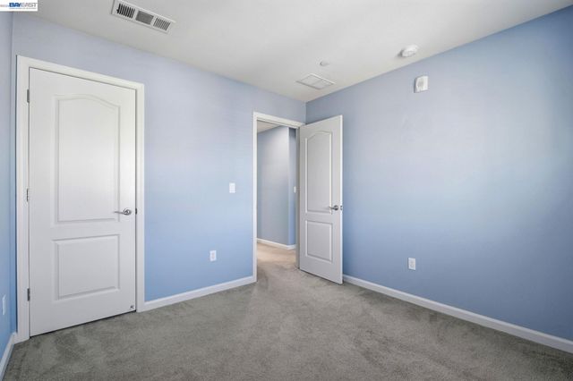 102 Fanuncio Ln, Hayward, CA 94544