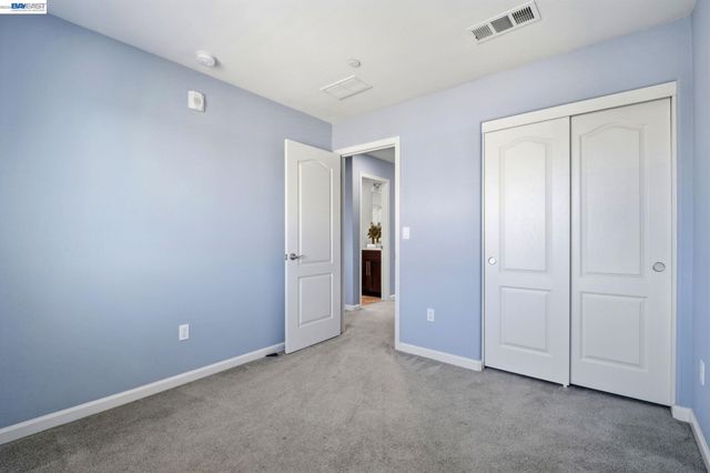 102 Fanuncio Ln, Hayward, CA 94544