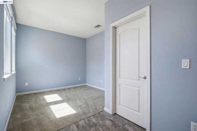 102 Fanuncio Ln, Hayward, CA 94544