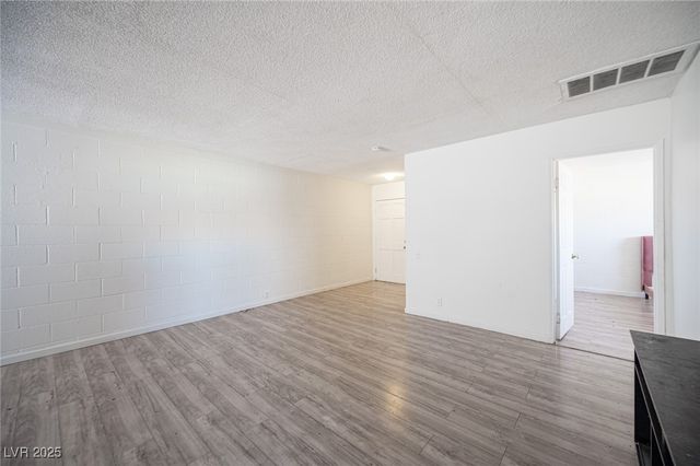 2913 Stewart Avenue, Las Vegas, NV 89101