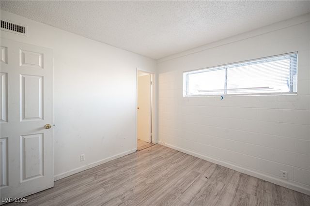 2913 Stewart Avenue, Las Vegas, NV 89101