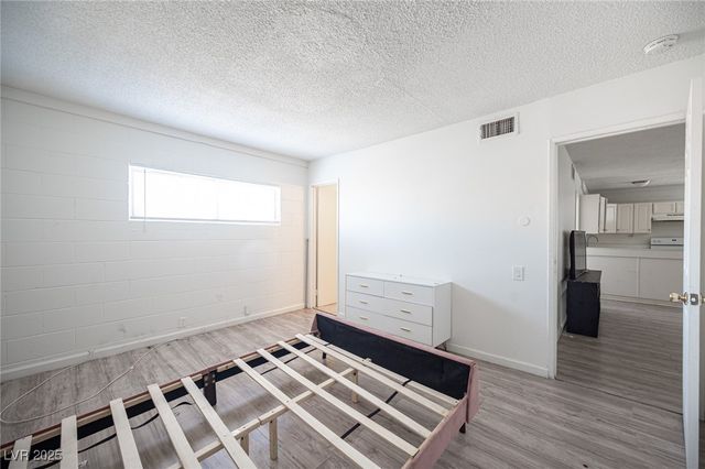 2913 Stewart Avenue, Las Vegas, NV 89101