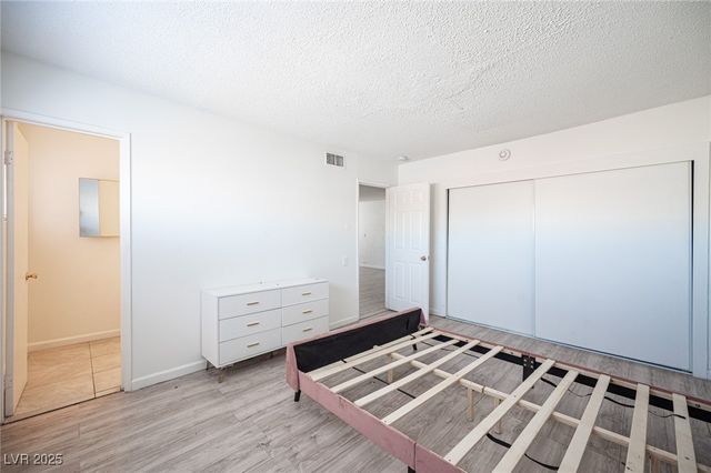 2913 Stewart Avenue, Las Vegas, NV 89101