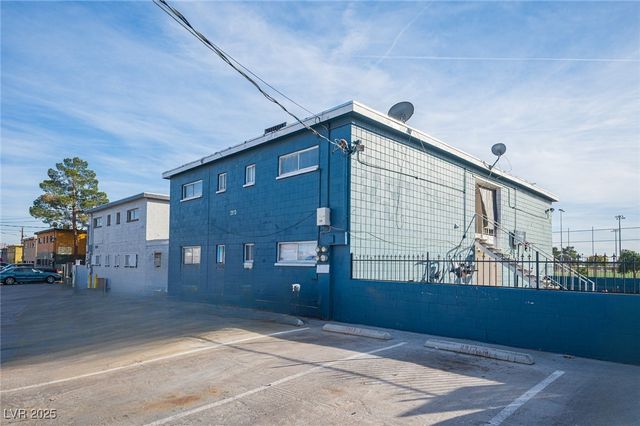 2913 Stewart Avenue, Las Vegas, NV 89101