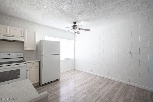 2913 Stewart Avenue, Las Vegas, NV 89101