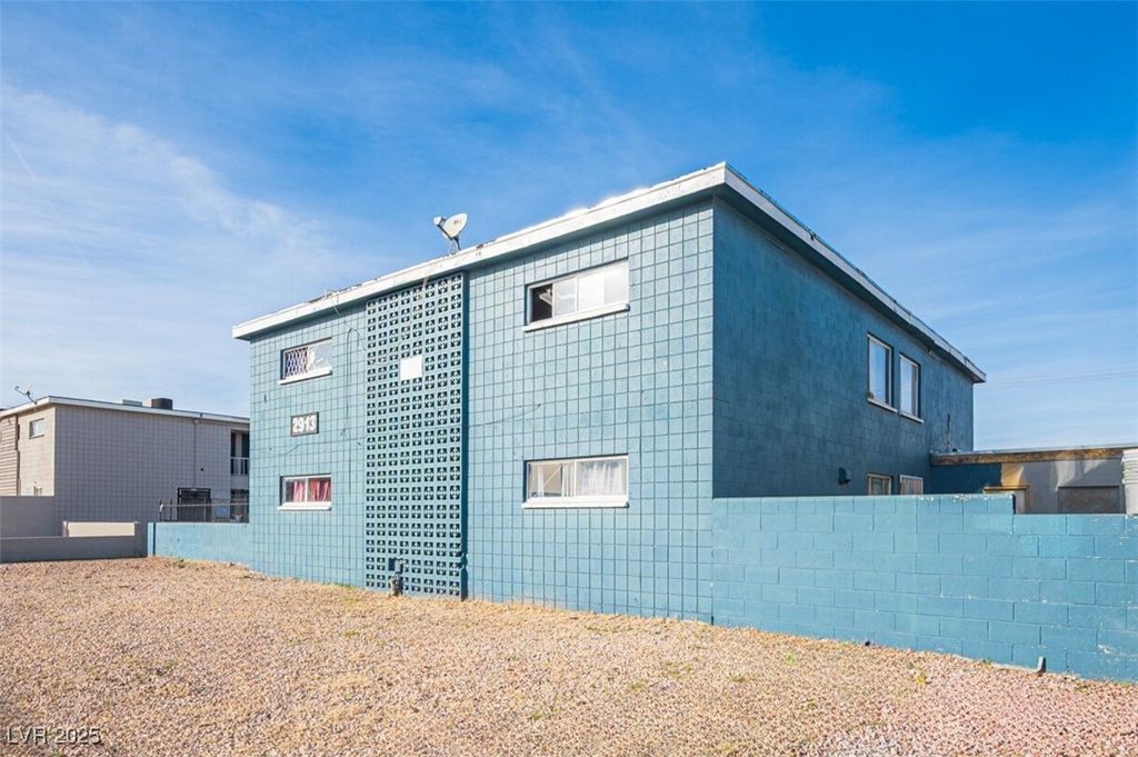 2913 Stewart Avenue, Las Vegas, NV 89101