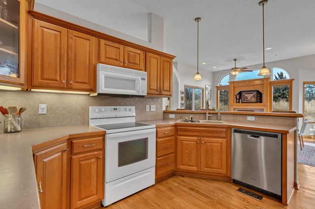 3014 N Brush Creek Cir, Wichita, KS 67205