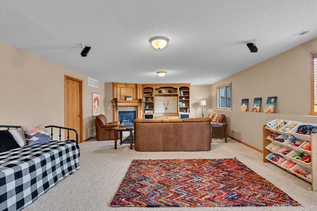 3014 N Brush Creek Cir, Wichita, KS 67205