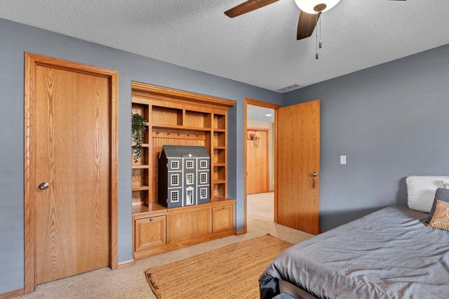 3014 N Brush Creek Cir, Wichita, KS 67205