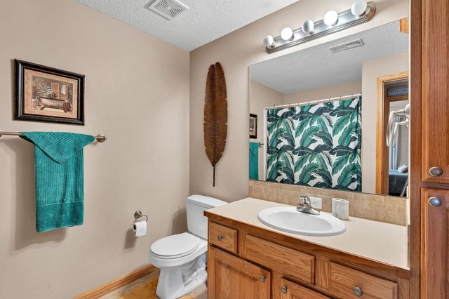 3014 N Brush Creek Cir, Wichita, KS 67205