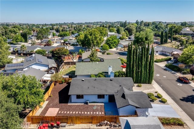921 Player Lane, Paso Robles, CA 93446
