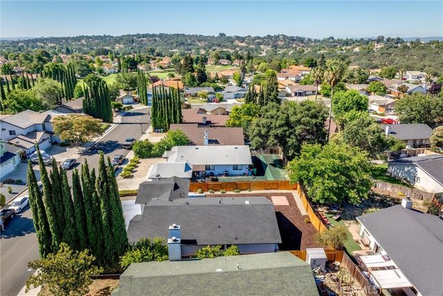 921 Player Lane, Paso Robles, CA 93446