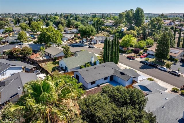 921 Player Lane, Paso Robles, CA 93446